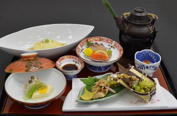 月替わり膳　2,500円（税込 2,700円）